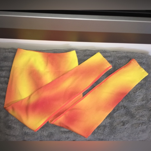 Fabletics Cloud Seamless High-Waisted Leggings - Size Small - Picture 6 of 10